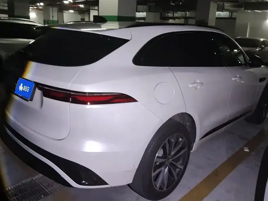 Jaguar F-PACE — фото 3