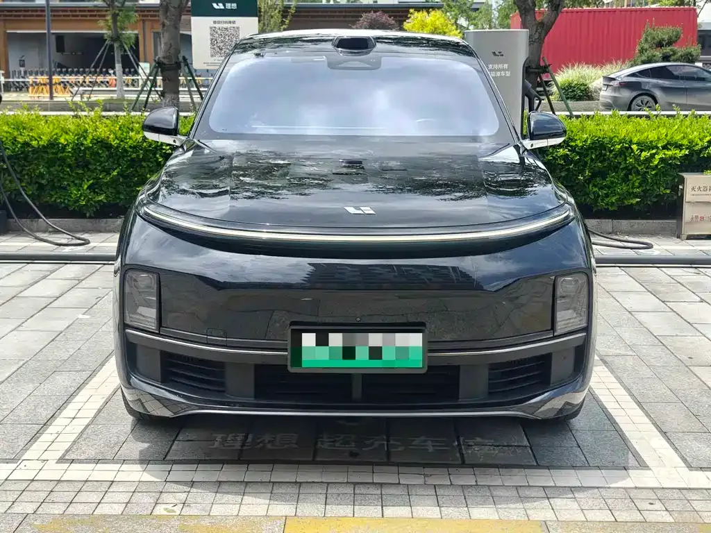 Li Auto L9 — фото 8