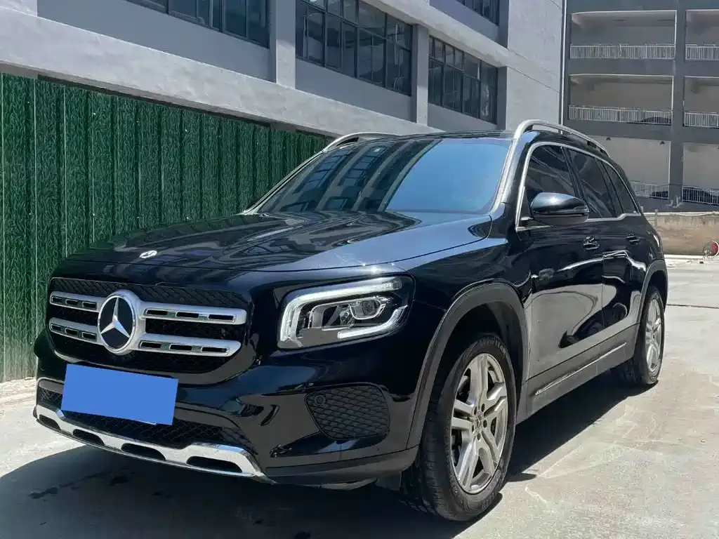 Mercedes-Benz GLB — фото 1