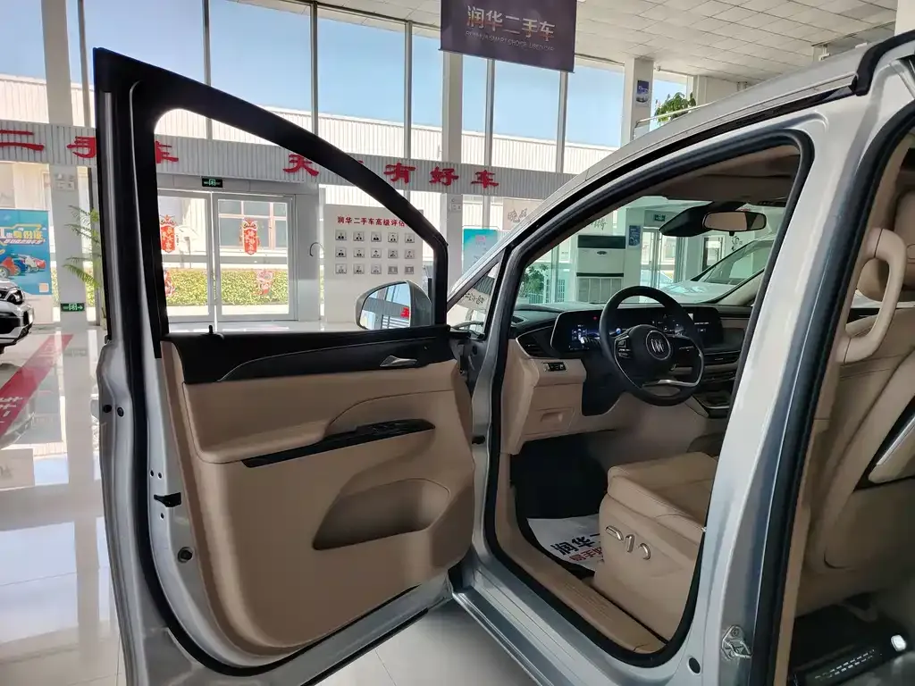 Buick GL8 Hybrid — фото 8