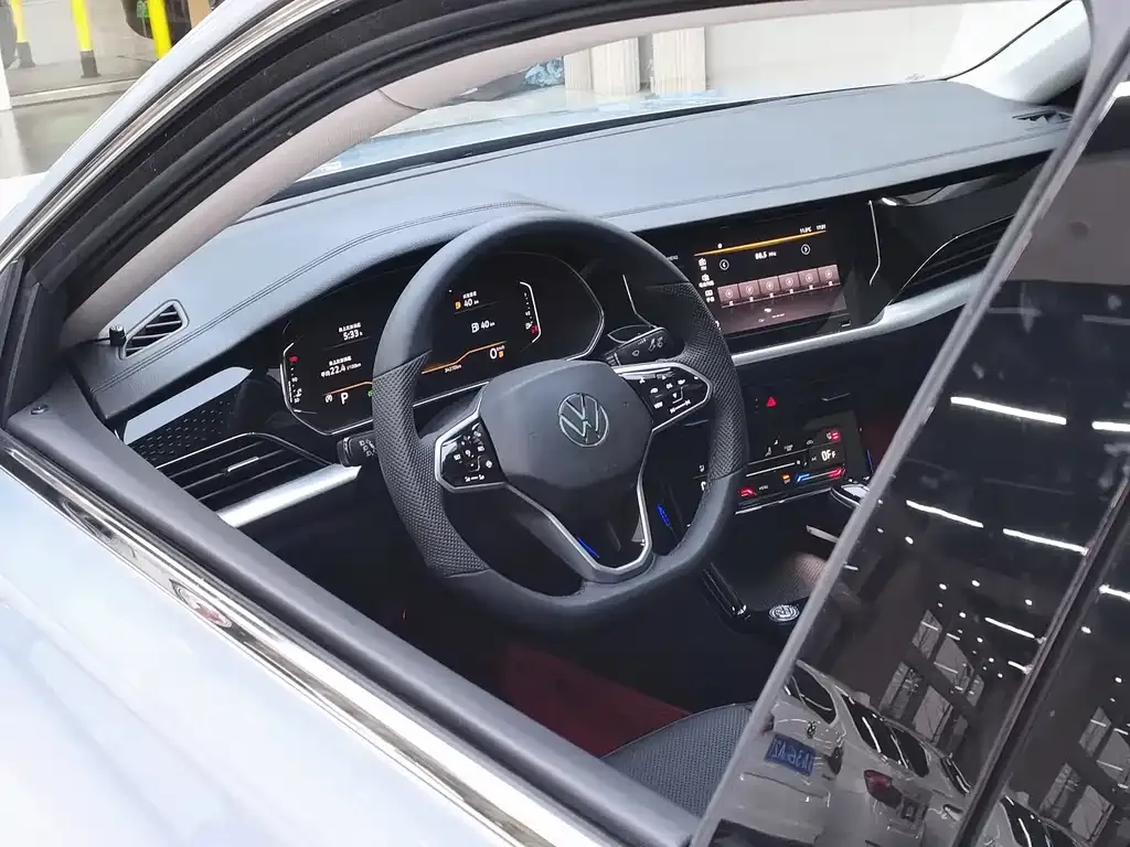 Volkswagen Passat — фото 8
