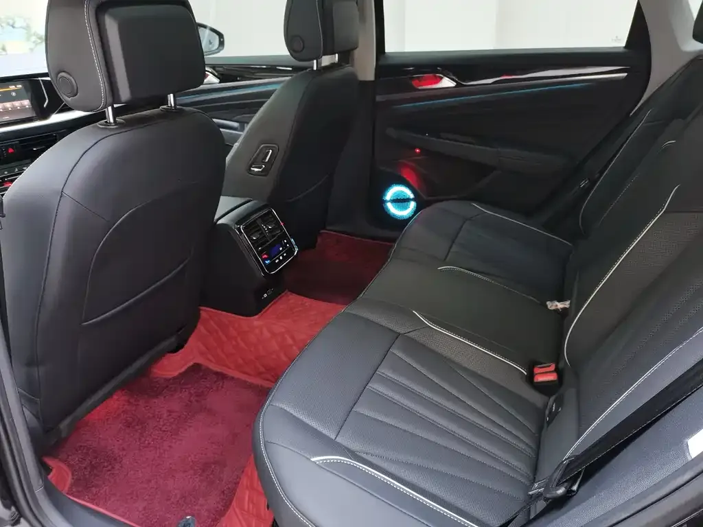 Volkswagen Passat — фото 9