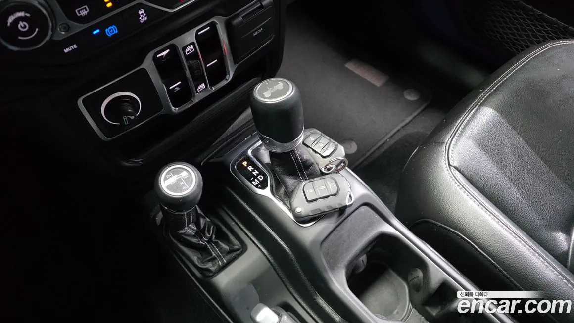 Jeep Wrangler 2021 из KR, фото 8