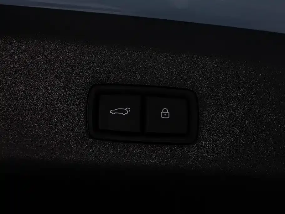 Li Auto i8 — фото 5
