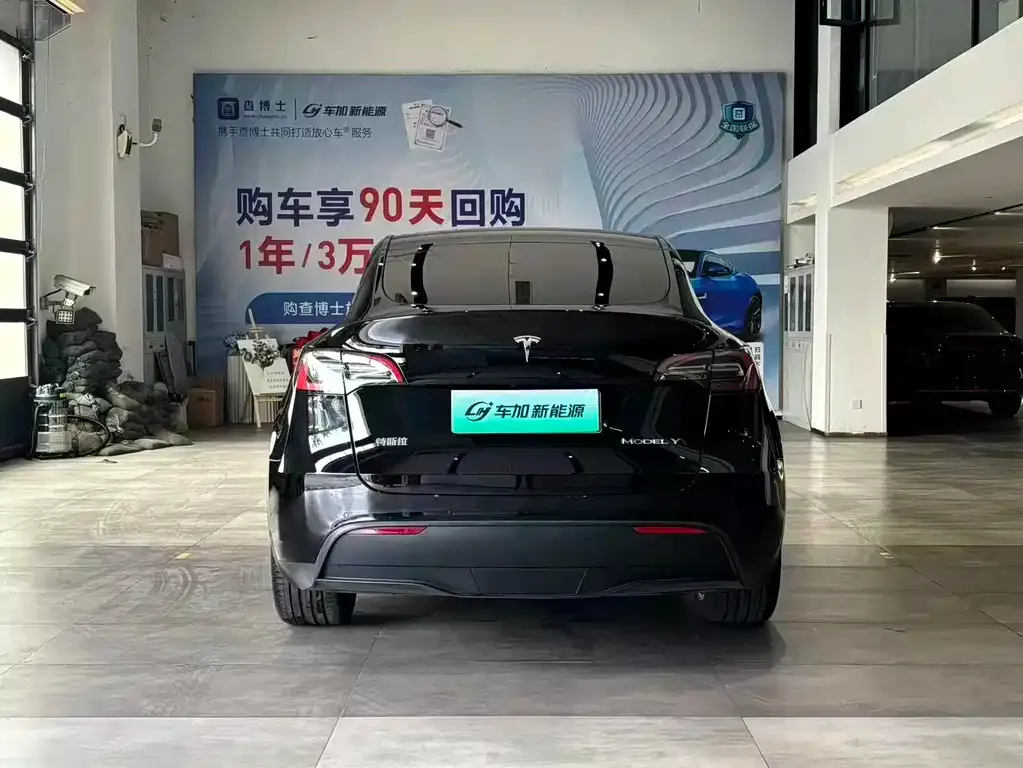 Tesla Model Y — фото 7