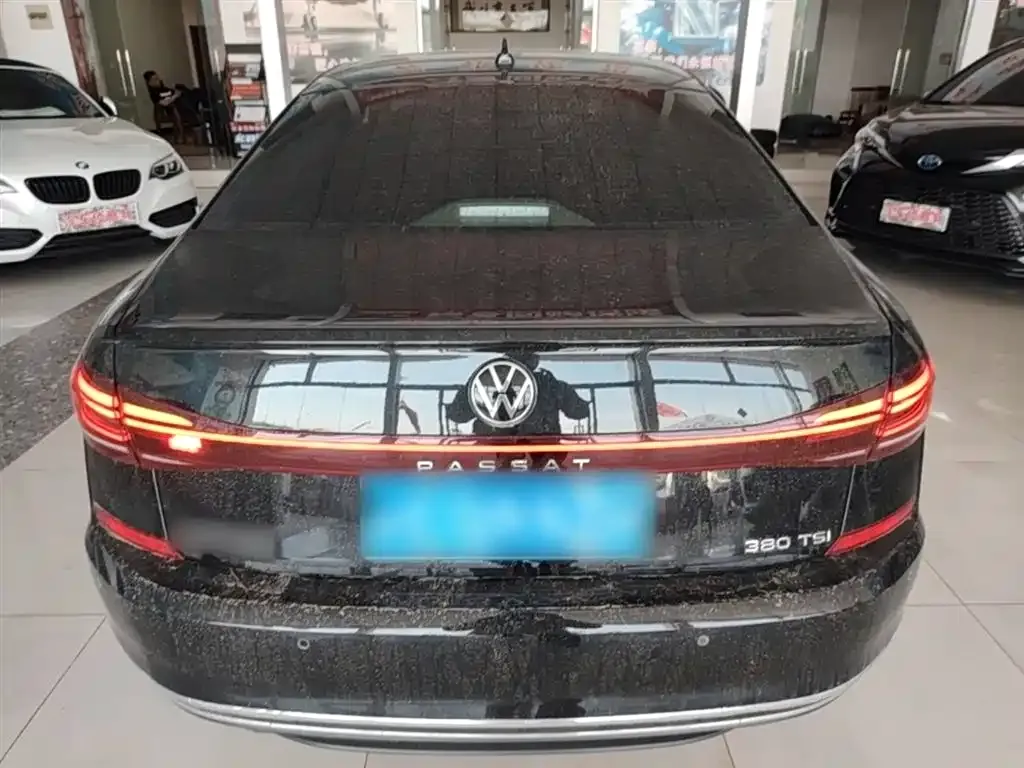 Volkswagen Passat — фото 8