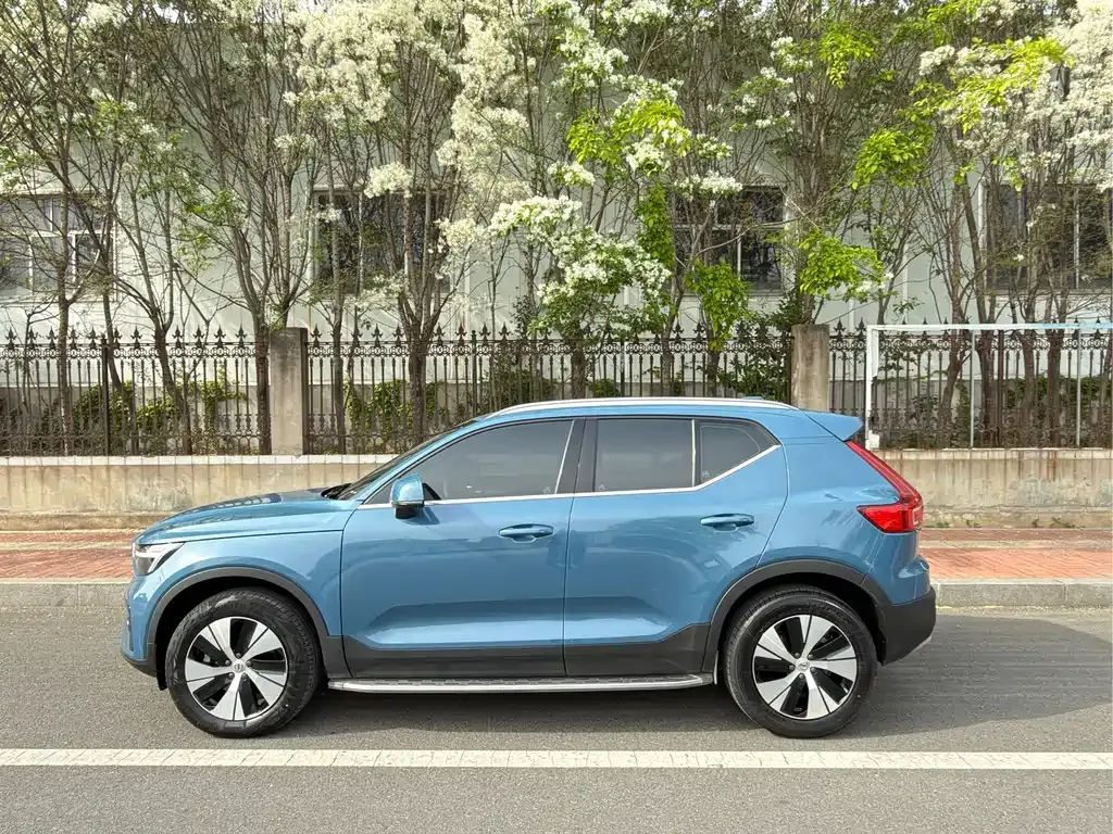 Volvo XC40 2023 из CN, фото 8