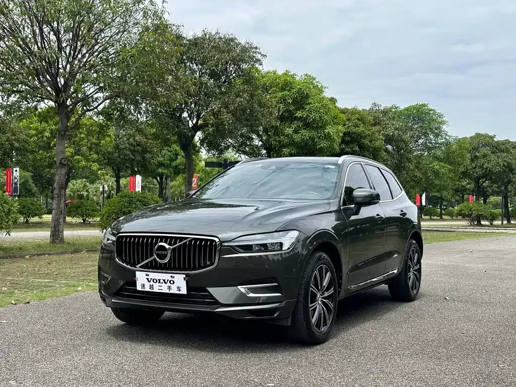 Volvo XC60 — фото 1