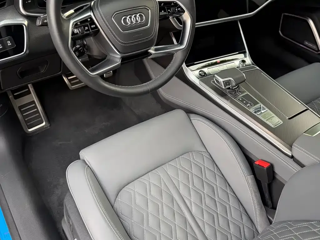 Audi A7L — фото 10