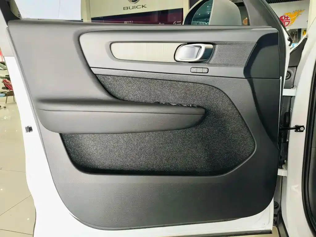 Volvo XC40 2023 из CN, фото 10