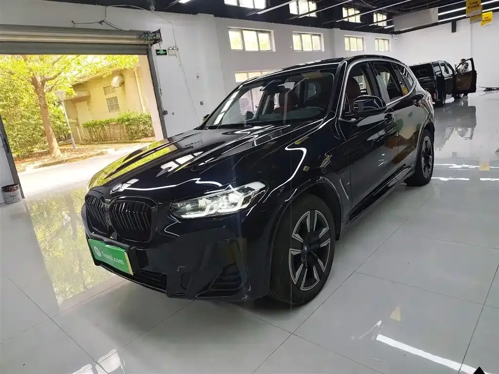 BMW iX3 — фото 4