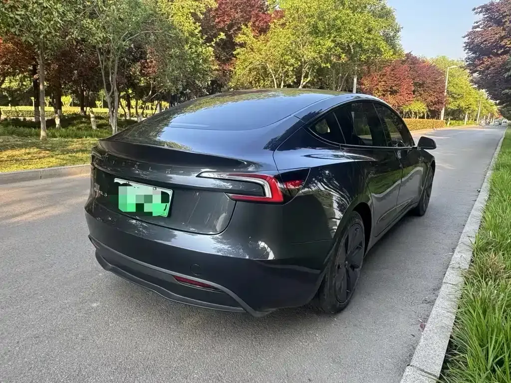 Tesla Model 3 — фото 6