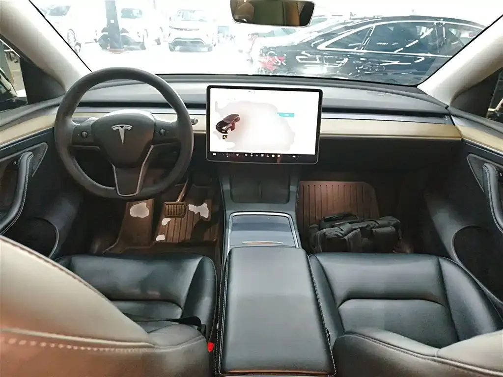 Tesla Model Y — фото 4