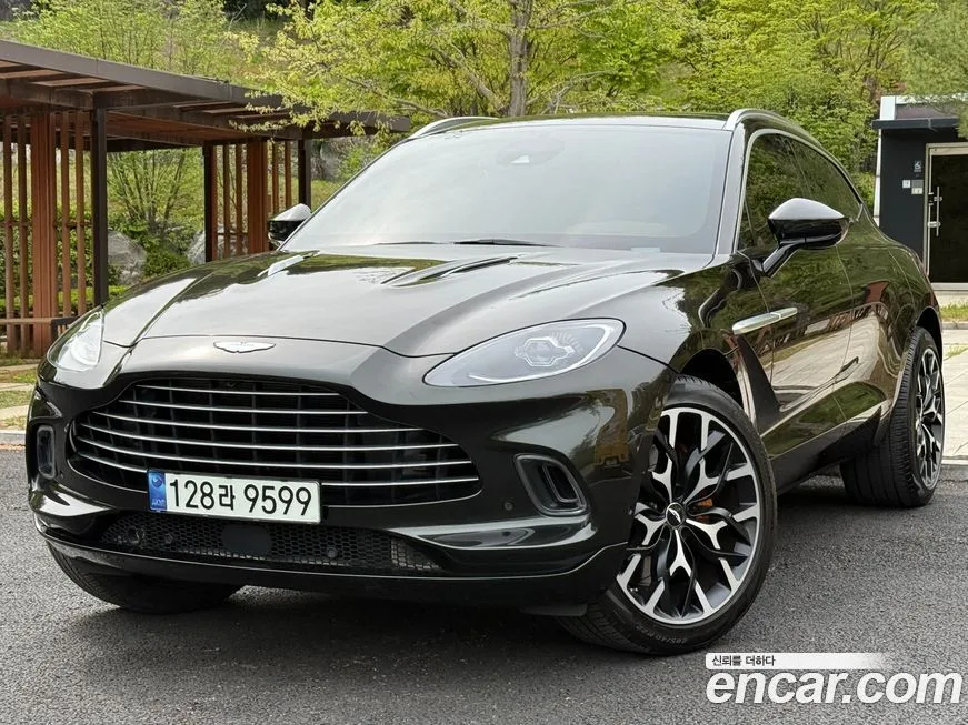 Aston Martin DBX