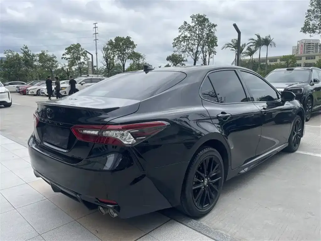 Toyota Camry — фото 6