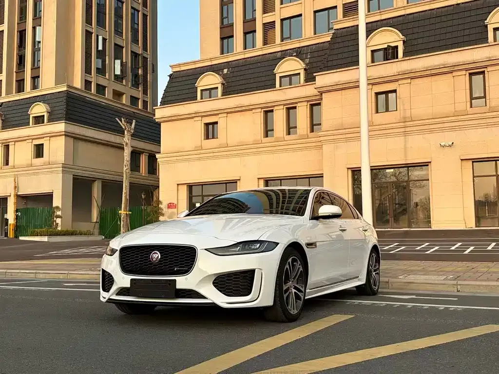 Jaguar XEL — фото 1
