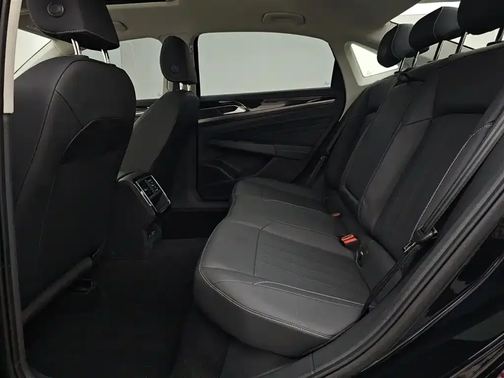 Volkswagen Passat — фото 2