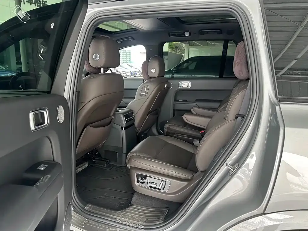 Li Auto L9 — фото 3