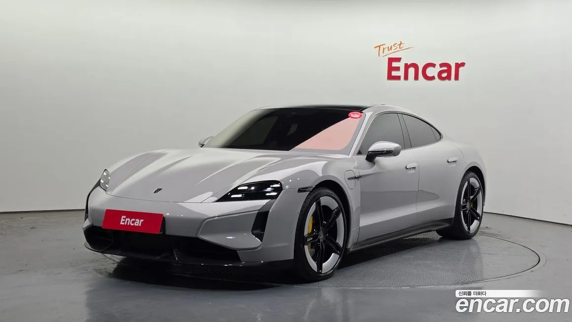 Porsche Taycan Turbo S 1