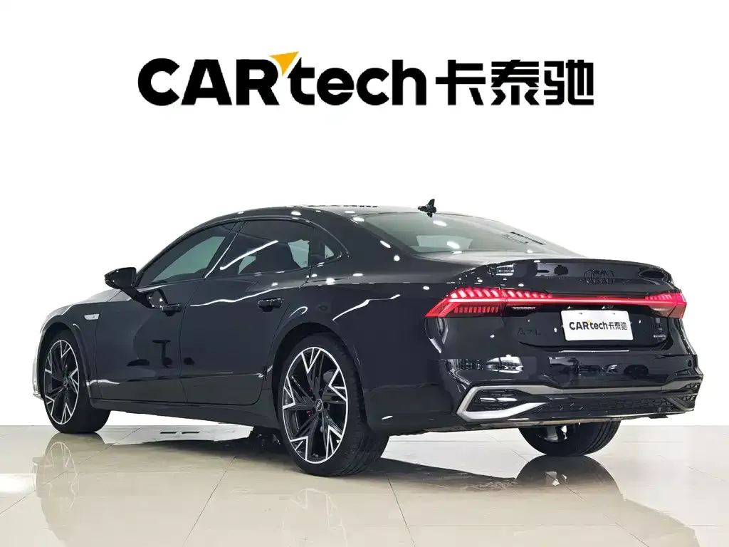 Audi A7L — фото 2