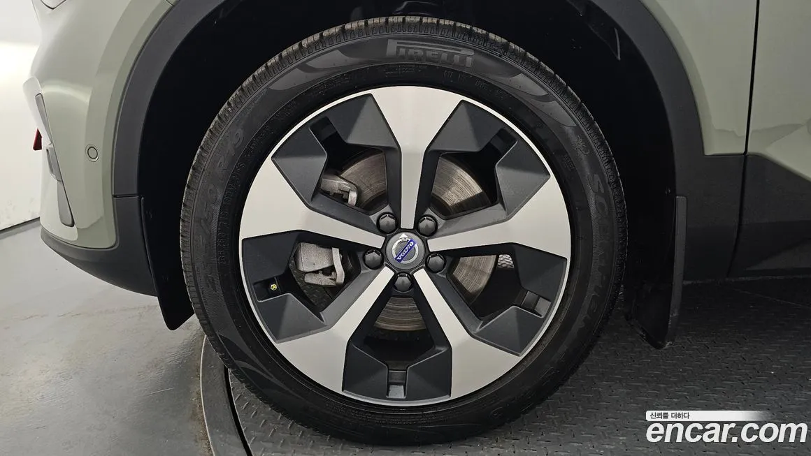 Volvo XC40 2023 из KR, фото 8