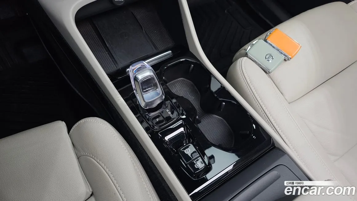 Volvo XC40 2023 из KR, фото 7