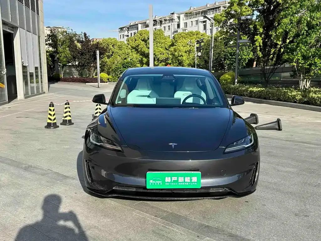 Tesla Model 3 — фото 6