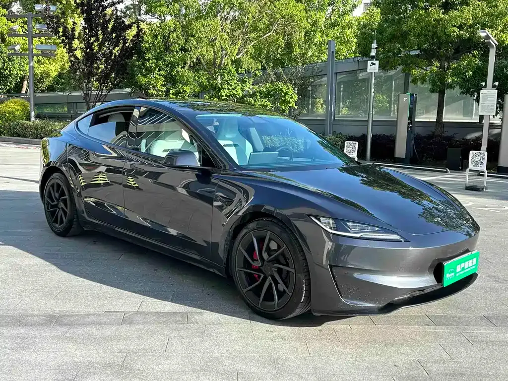 Tesla Model 3 — фото 5