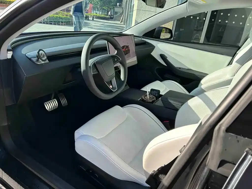 Tesla Model 3 — фото 2
