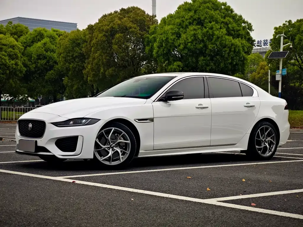 Jaguar XEL — фото 1