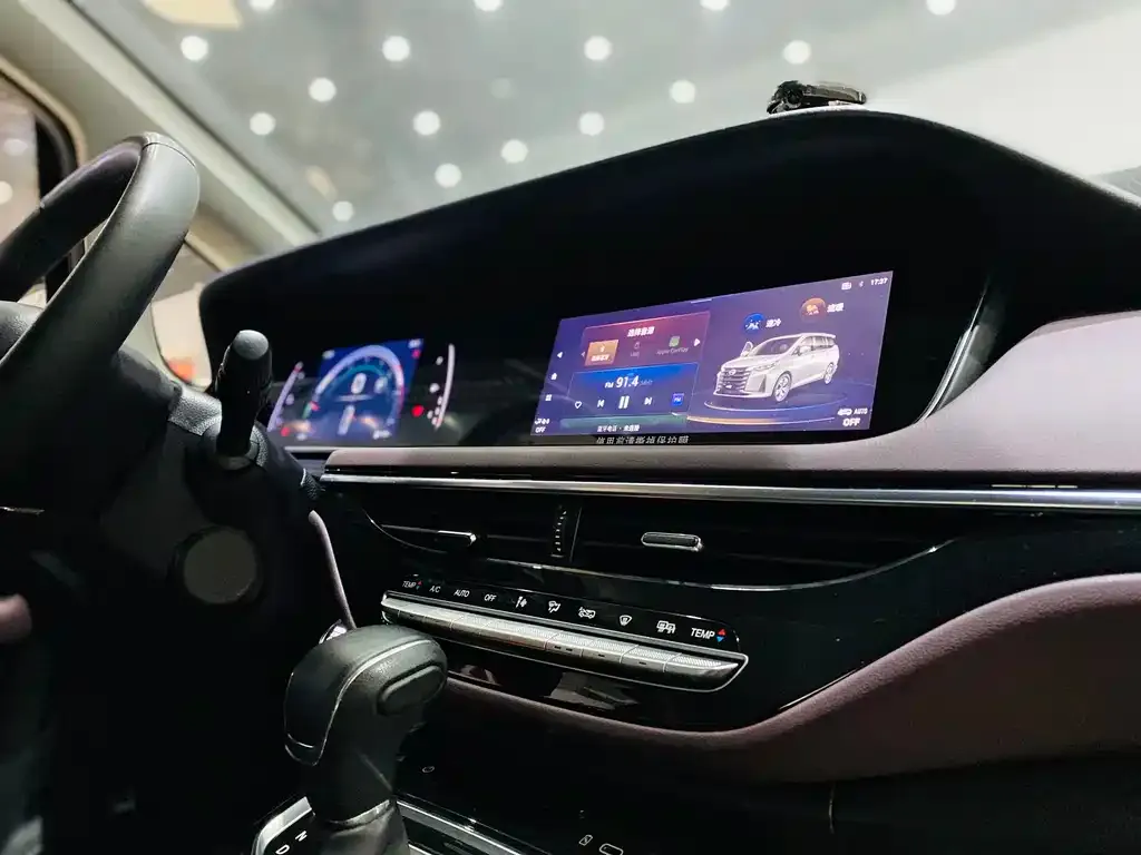 GAC Motor Trumpchi M6 — фото 9