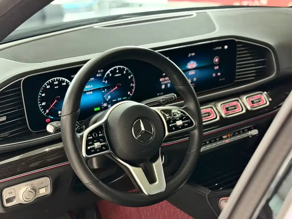 Mercedes-Benz GLS — фото 7