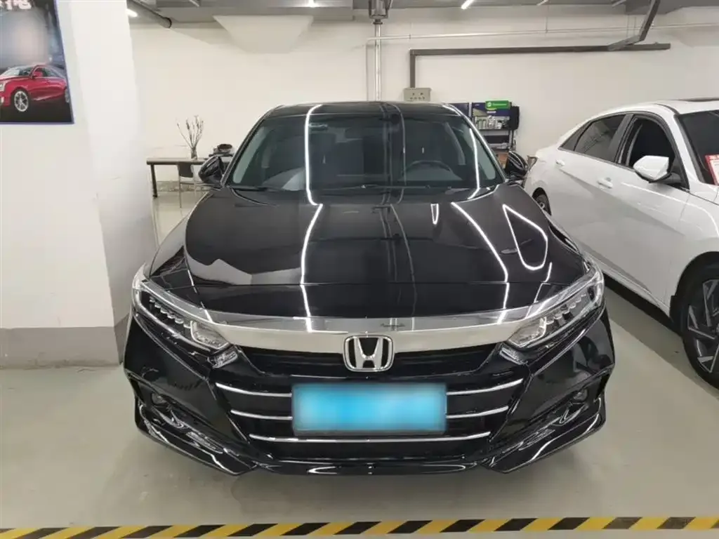 Honda Accord — фото 10