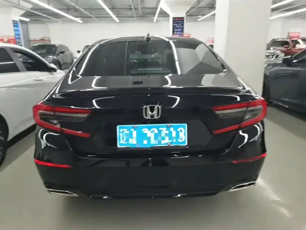 Honda Accord — фото 9