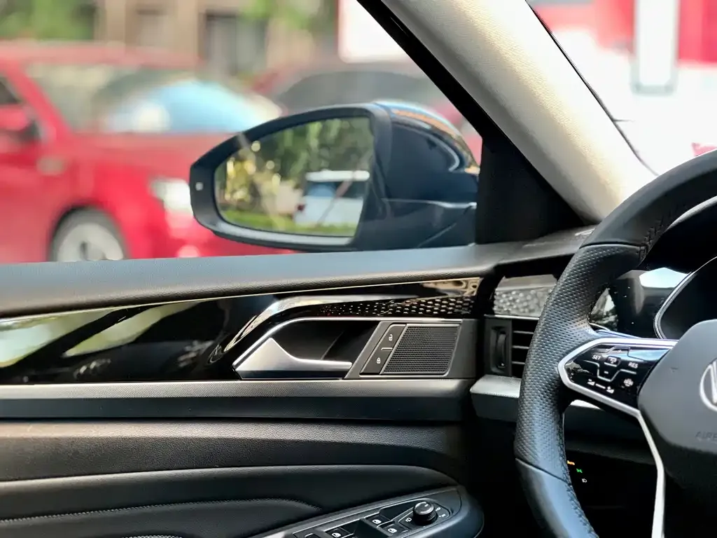 Volkswagen Passat — фото 8