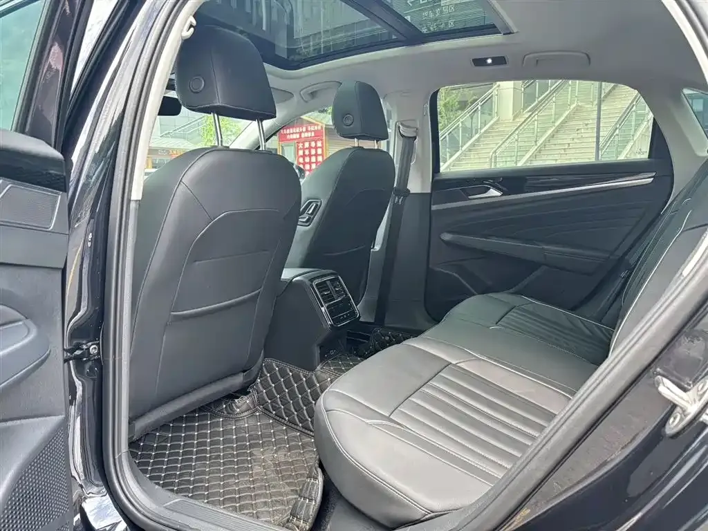 Volkswagen Passat — фото 4