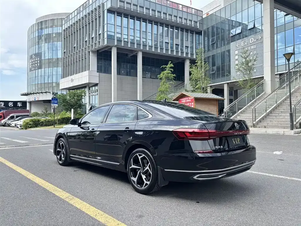 Volkswagen Passat — фото 9