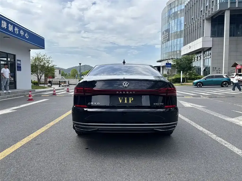 Volkswagen Passat — фото 3