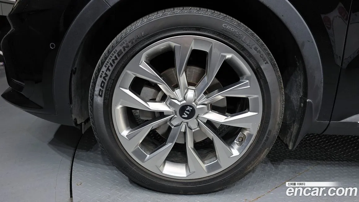Kia Sorento — фото 9