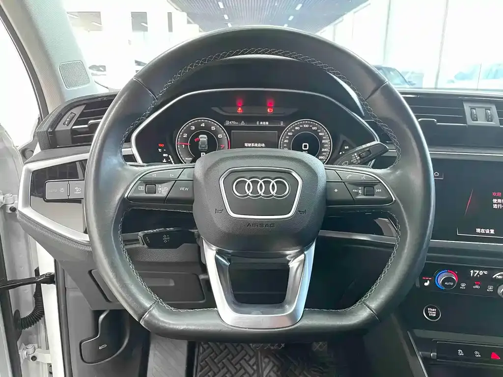 Audi Q3 — фото 9