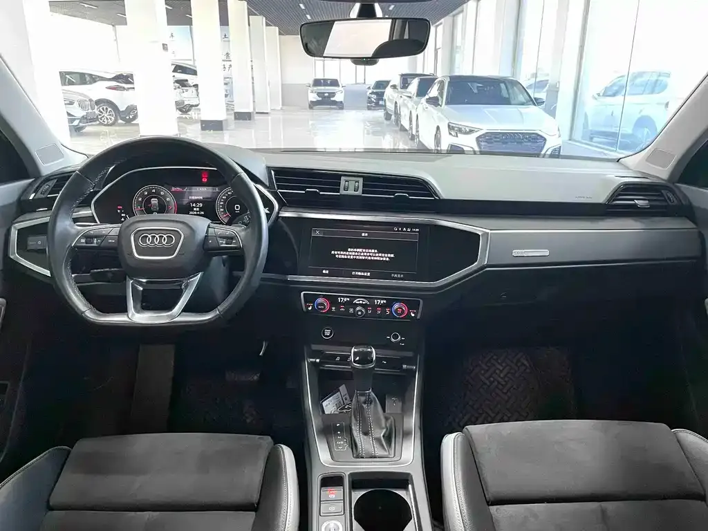 Audi Q3 — фото 4