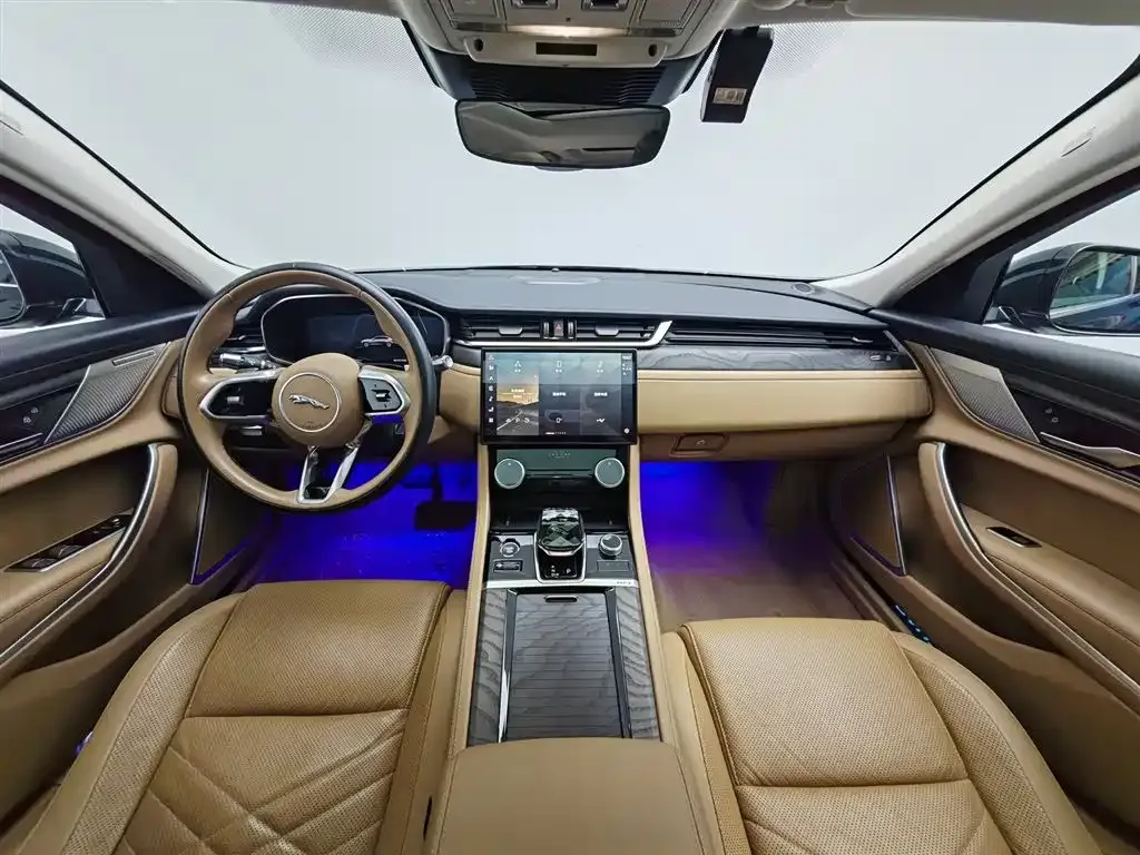Jaguar XFL — фото 10