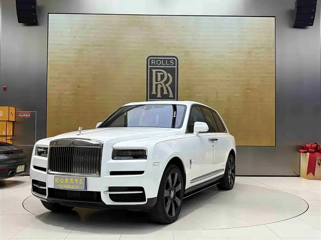 Rolls-Royce Cullinan — фото 1