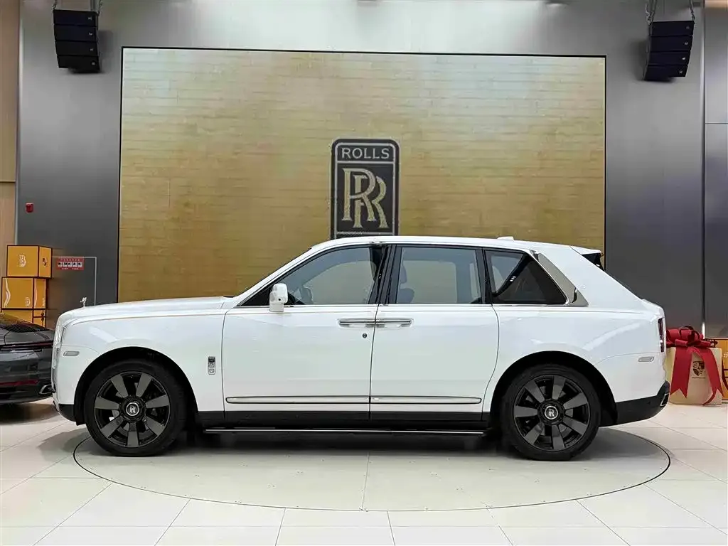 Rolls-Royce Cullinan — фото 2