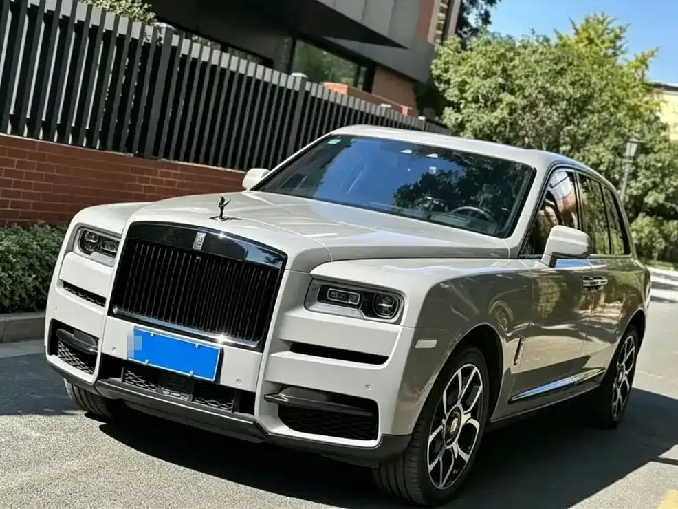 Rolls-Royce Cullinan — фото 1