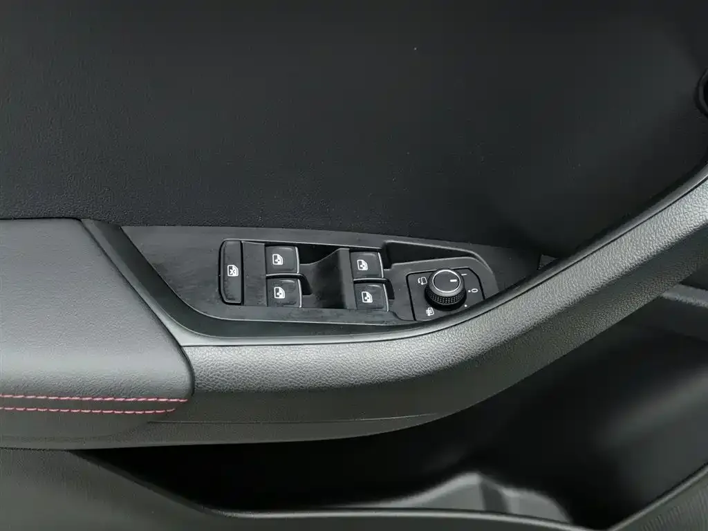 Skoda Karoq 2024 из CN, фото 9