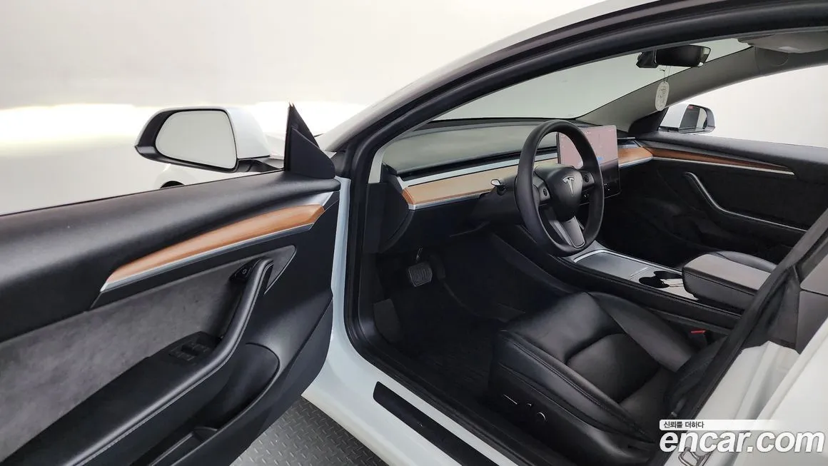 Tesla Model 3 — фото 3