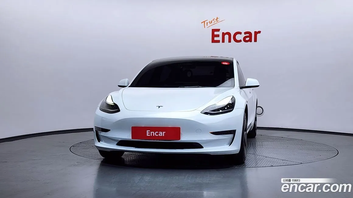 Tesla Model 3 — фото 4