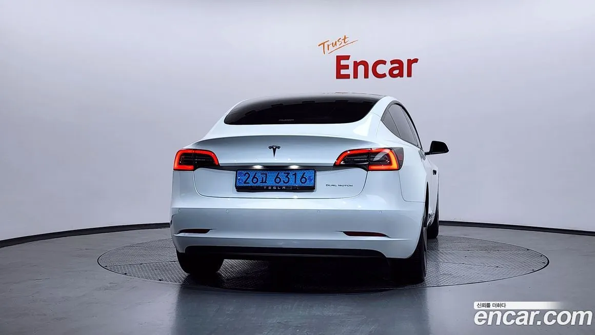 Tesla Model 3 — фото 6