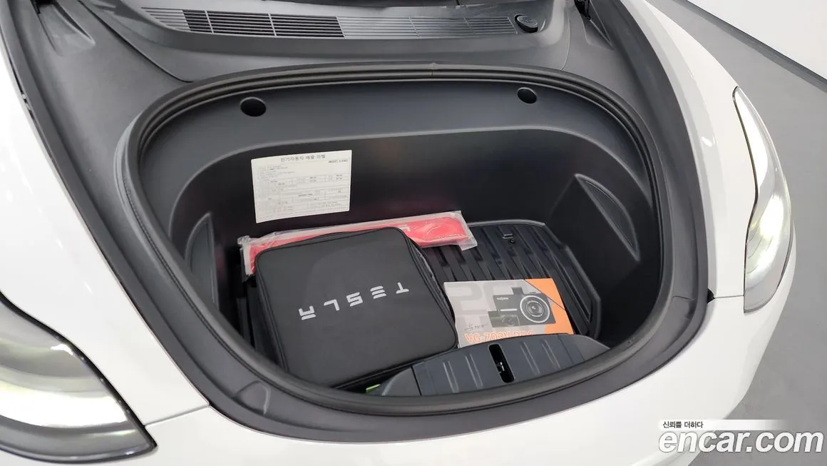 Tesla Model 3 — фото 9